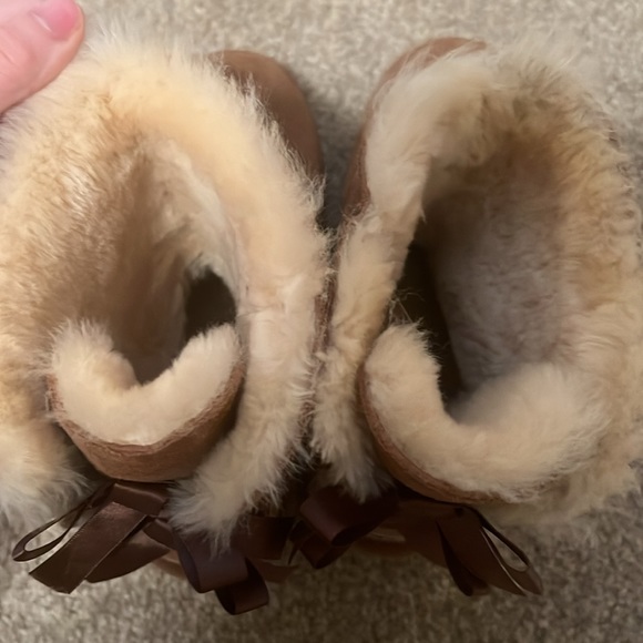 Bailey Bows - Picture 2 of 4